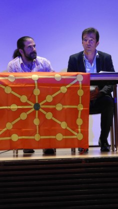 Juanjo Álvarez, durante su intervención ayer en el Centro Cívico Aldabe (Argazkia: I. Larramendi)