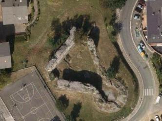 Ruinas del castillo de Irún-Uranzu, Behobia o Gazteluzar (Iturria: Google Earth)