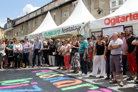 "Euskaraz bizi nahi dut" leloa, Aiotz Plazan (Argazkia: Iñigo Larramendi)